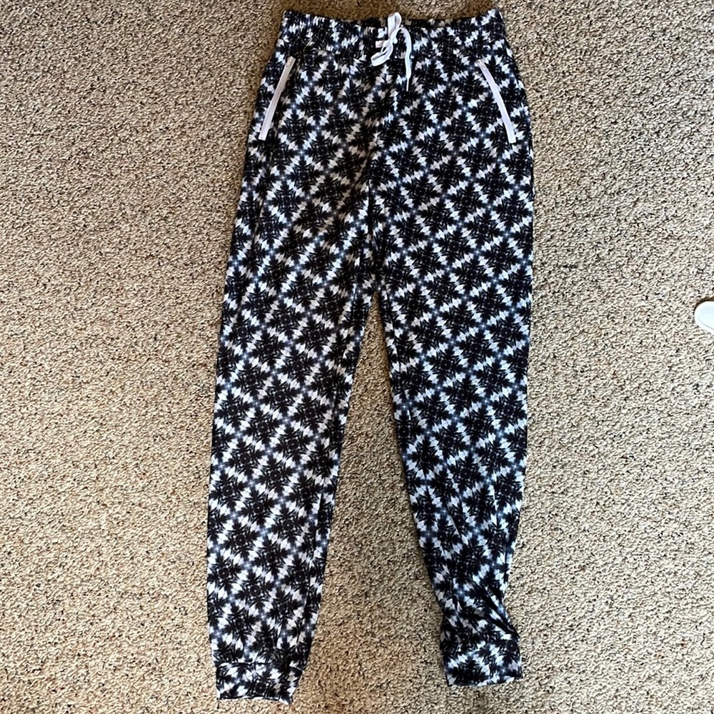 Wolven joggers! Size Large